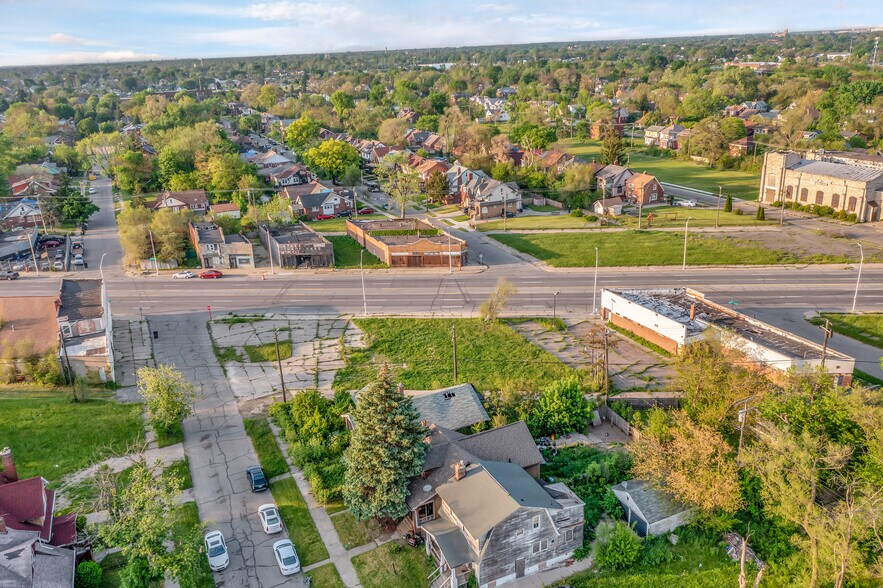 More Photos Of 11825 W Grand River, Detroit Land For Sale