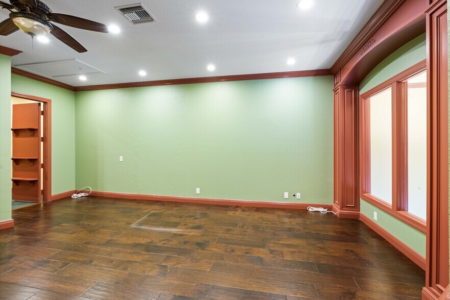 More Photos Of 658 W Indiantown Rd, Jupiter Medical For Sale