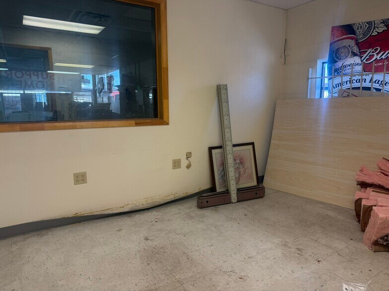 More Photos Of 1460 Carr St, Lakewood Freestanding For Lease