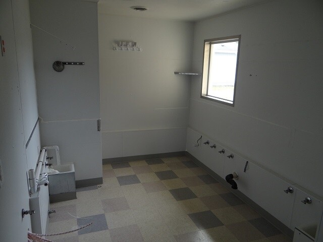 More Photos Of 624 Winchester Ave, Reedsport Office For Sale