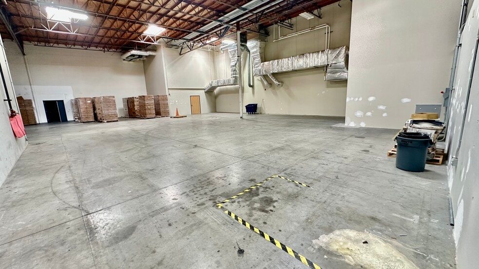 More Photos Of 43455 Business Park Dr, Temecula Research And Development For Sale
