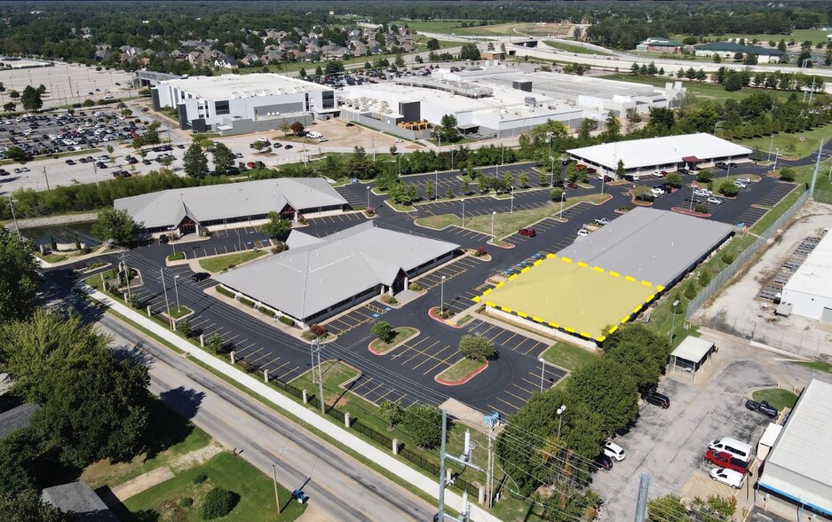 More Photos Of 2501 Technology Dr, Bentonville Unknown For Lease