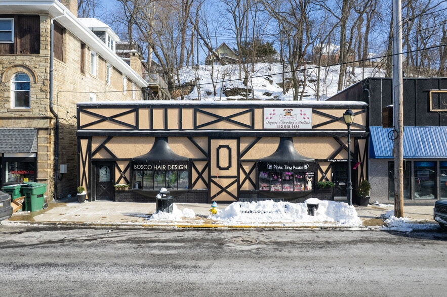 Primary Photo Of 733-735 Allegheny River Blvd, Verona Storefront For Sale
