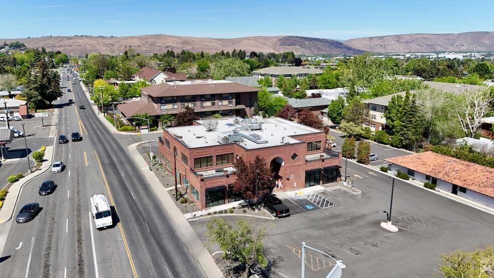 More Photos Of 201-205 N 40th Ave, Yakima General Retail For Sale