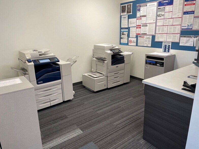 More Photos Of 880 W Commerce Rd, New Orleans Office For Lease