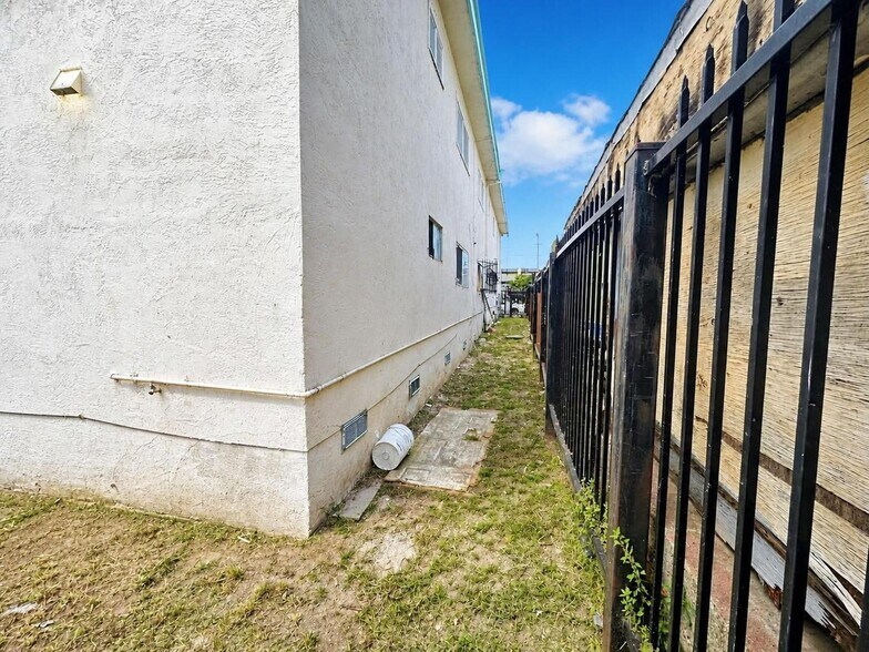 More Photos Of 2426 57th Ave, Oakland Apartments For Sale