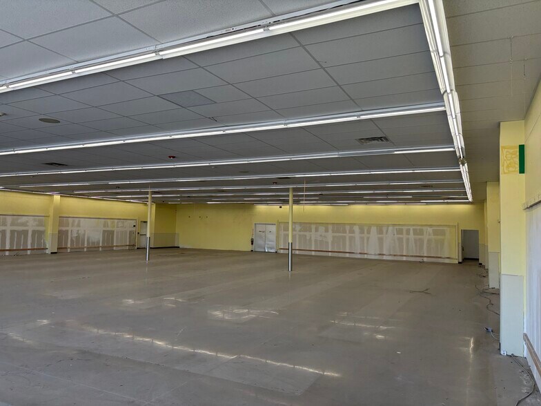 More Photos Of 516 Highway 85, Socorro Freestanding For Sale