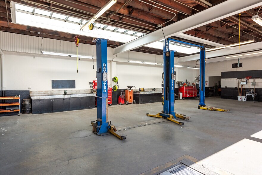 More Photos Of 1714 4th St, San Rafael Storefront Retail Residential For Sale