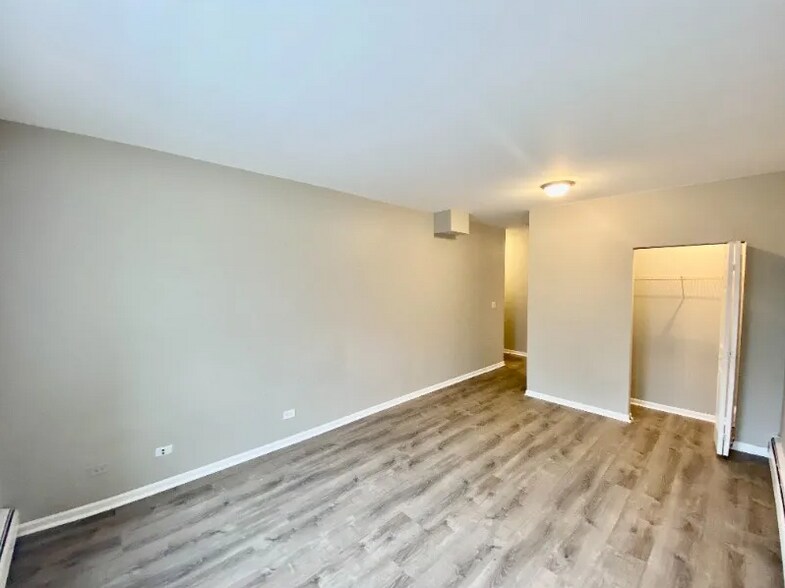 More Photos Of 6811 S Paxton Ave, Chicago Apartments For Sale