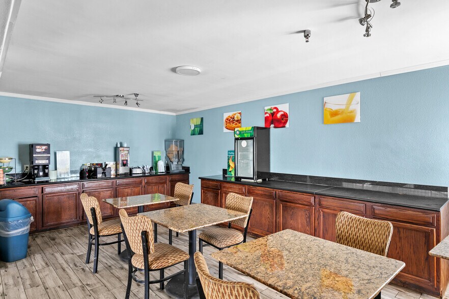 More Photos Of 155 Vulcan Rd, Birmingham Hotel For Sale