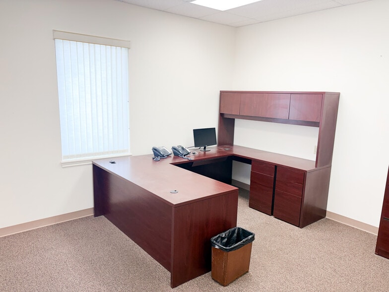More Photos Of 6603 Utica Ave, Lubbock Office For Lease