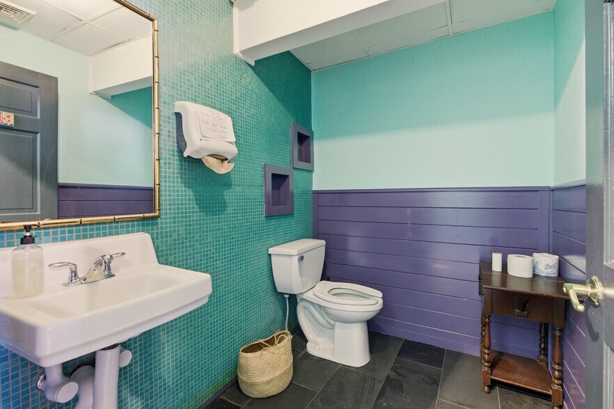 More Photos Of 140 Broadway, Newport Storefront Retail Residential For Lease