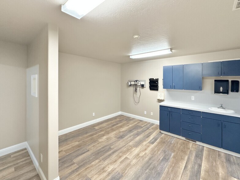 More Photos Of 640 Frogs Lndg, Hagerman Office For Sale