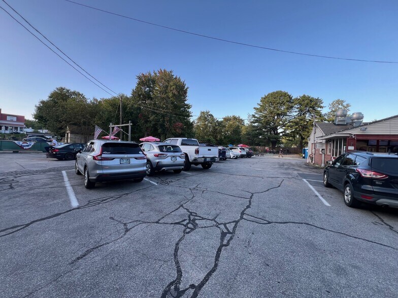More Photos Of 1391 Hooksett Rd, Hooksett Restaurant For Sale