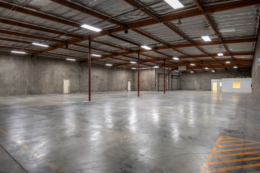 More Photos Of 300 S Turnbull Canyon Rd, City of Industry Warehouse For Sale