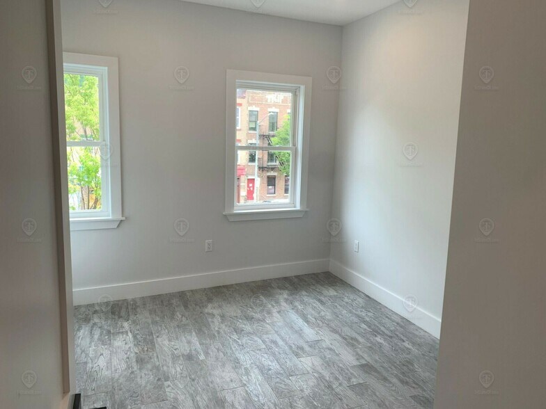 More Photos Of 692 Coney Island Ave, Brooklyn Storefront For Sale