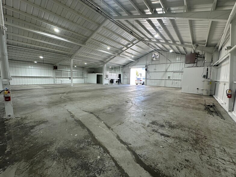 More Photos Of 70 Elmira St, San Francisco Warehouse For Lease