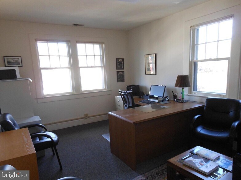 More Photos Of 101 Farnsworth Ave, Bordentown Office For Sale