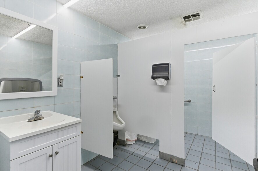 More Photos Of 375 C St, Arvin Specialty For Sale