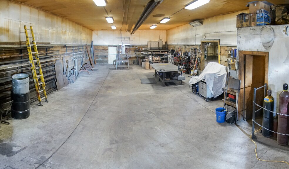 More Photos Of 6101 S 2nd St, Tetonia Service For Sale