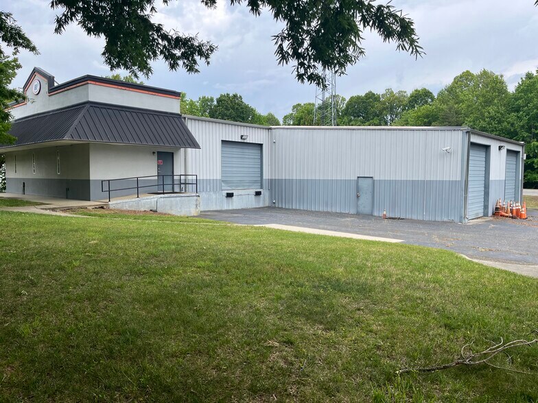 More Photos Of 536 Farragut St, Greensboro Warehouse For Sale