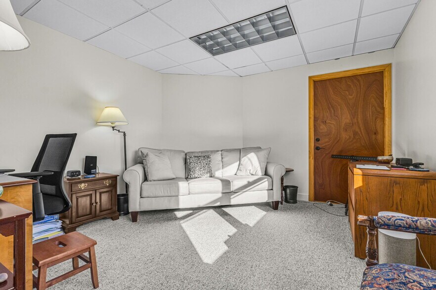 More Photos Of 345 Boston Post Rd, Sudbury Office For Lease