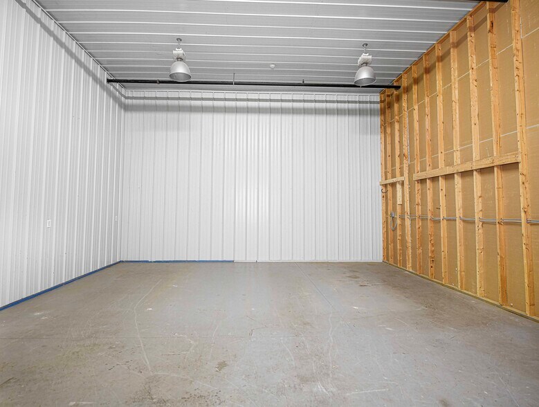 More Photos Of 350 Granary Rd, Forest Hill Flex For Lease