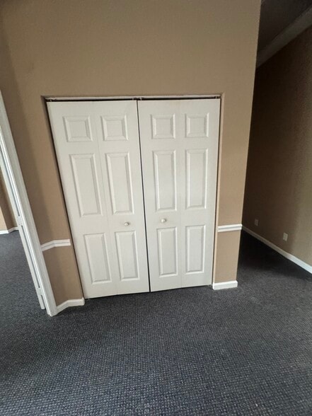 More Photos Of 1410 Park Ln S, Jupiter Warehouse For Lease