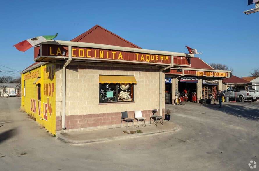 Primary Photo Of 9415 S RL Thornton Fwy, Dallas General Retail For Sale