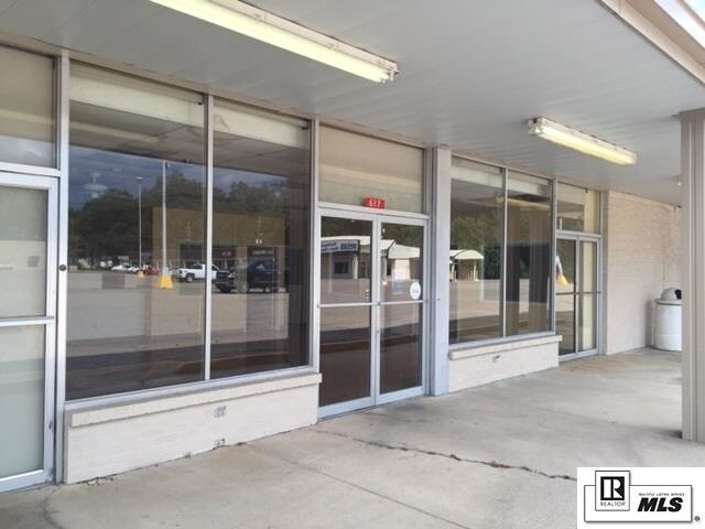 More Photos Of 653 E Madison Ave, Bastrop General Retail For Lease