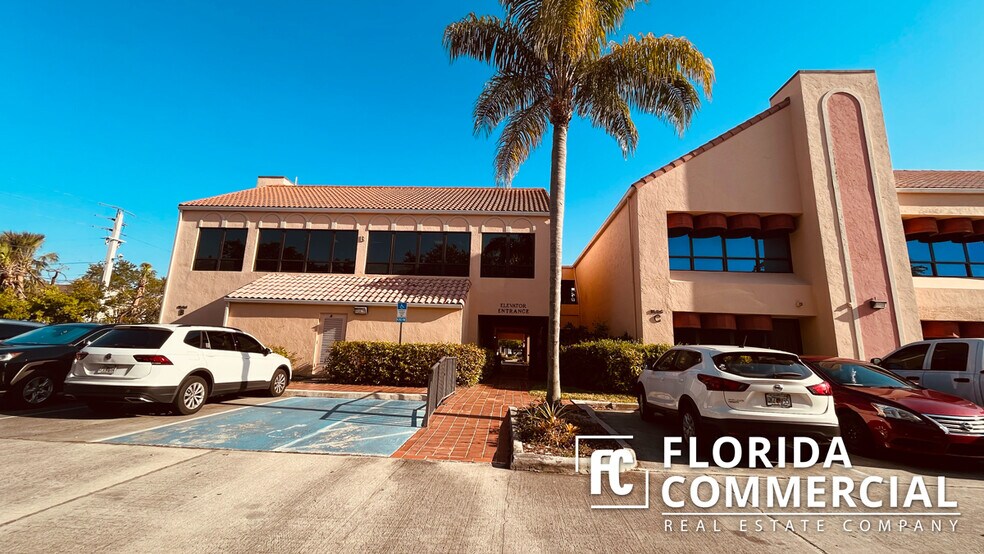 More Photos Of 900 SE Ocean Blvd, Stuart Medical For Lease