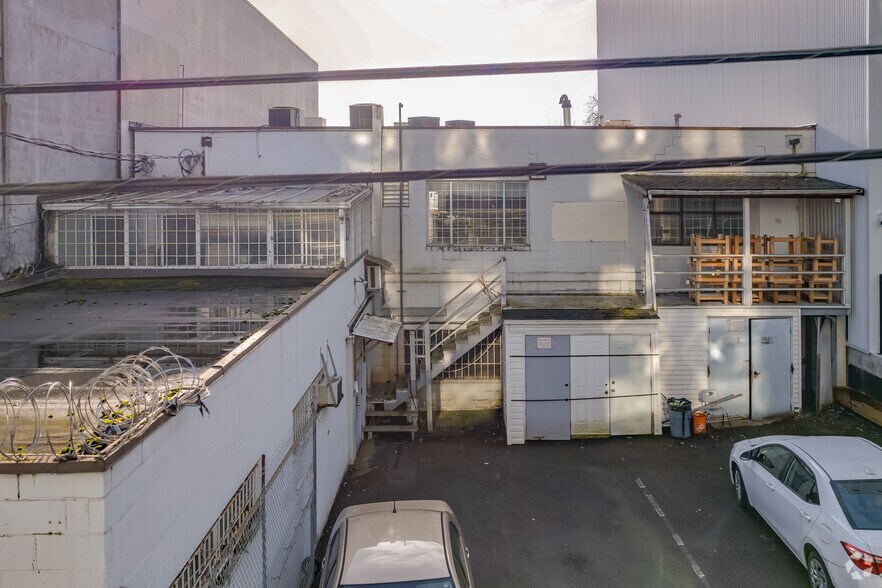 More Photos Of 1223 Frances St, Vancouver Service For Lease