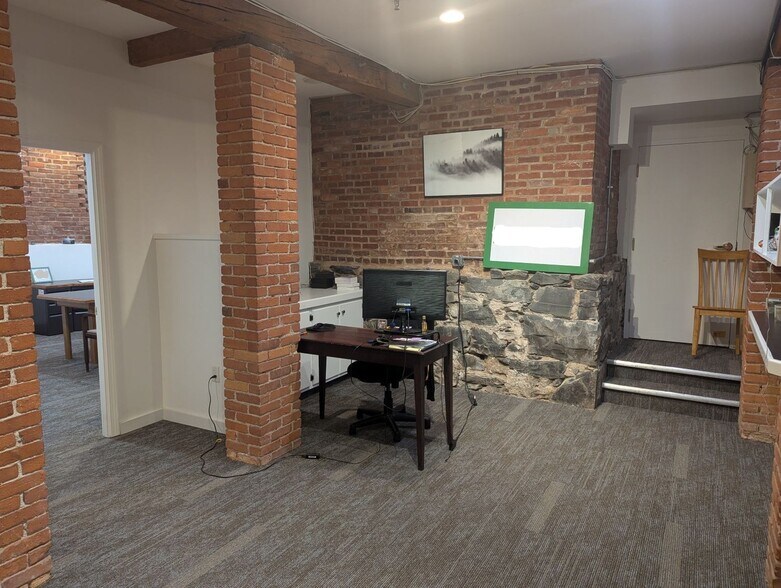 More Photos Of 4 University Rd, Cambridge Apartments For Lease