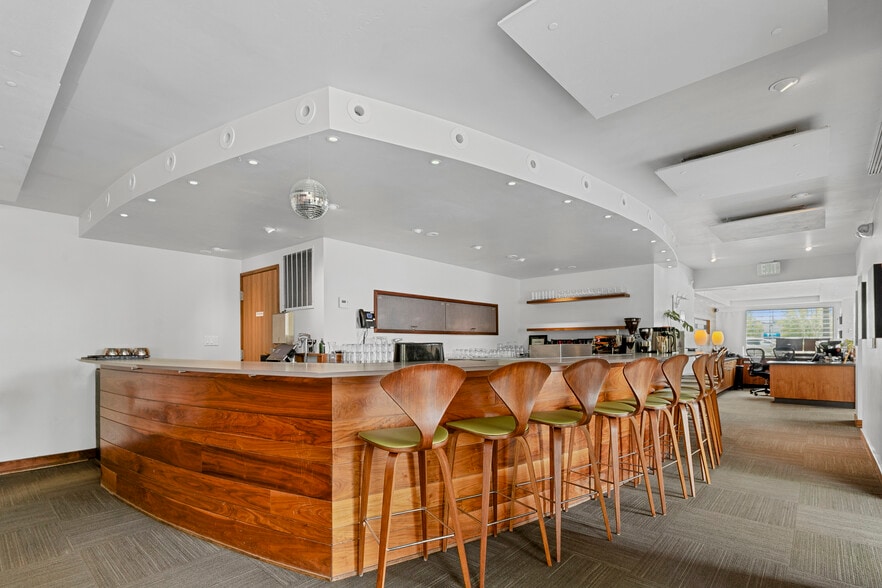 More Photos Of 1314 W Grove St, Boise Hotel For Sale