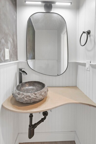 More Photos Of 27353 1/2 Pacific Coast Hwy, Malibu Apartments For Sale