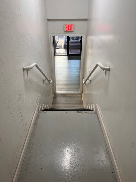 More Photos Of 6900-6914 NW 50th St, Miami Warehouse For Lease