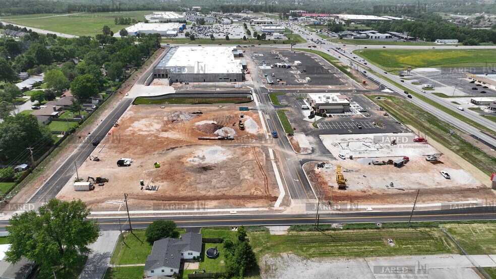 More Photos Of 3444 W Sunshine St, Springfield Storefront For Lease