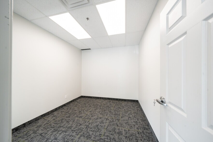 More Photos Of 445 Milner Ave, Toronto Warehouse For Lease