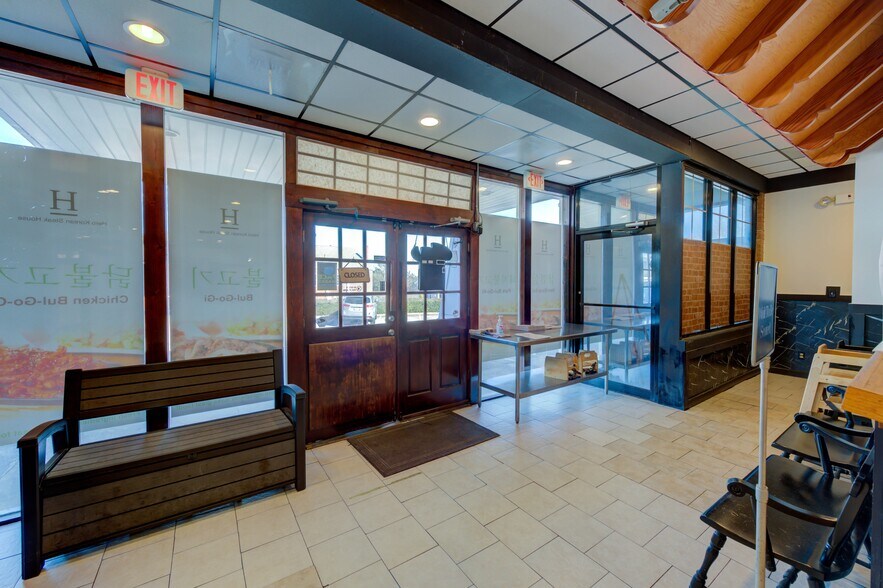 More Photos Of 6634 Two Notch Rd, Columbia Restaurant For Sale
