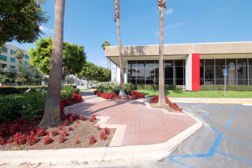 Primary Photo Of 2323 Main St, Irvine Warehouse For Lease