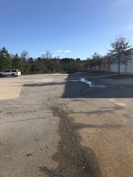 More Photos Of 766 Industrial Park Dr, Evans Warehouse For Lease