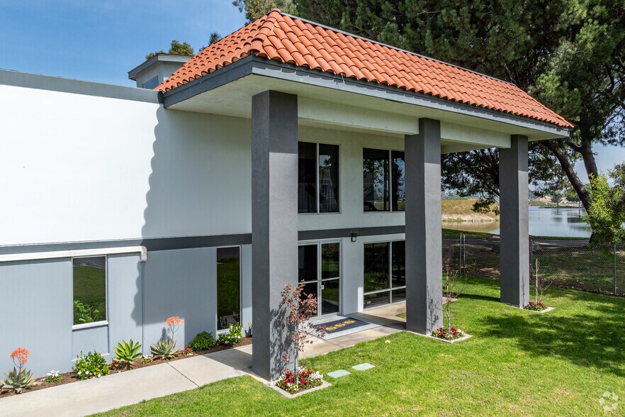 More Photos Of 3409 E Miraloma Ave, Anaheim Warehouse For Sale