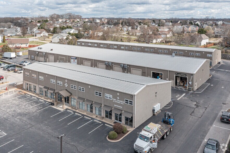 More Photos Of 4922 Port Royal Rd, Spring Hill Light Distribution For Sale