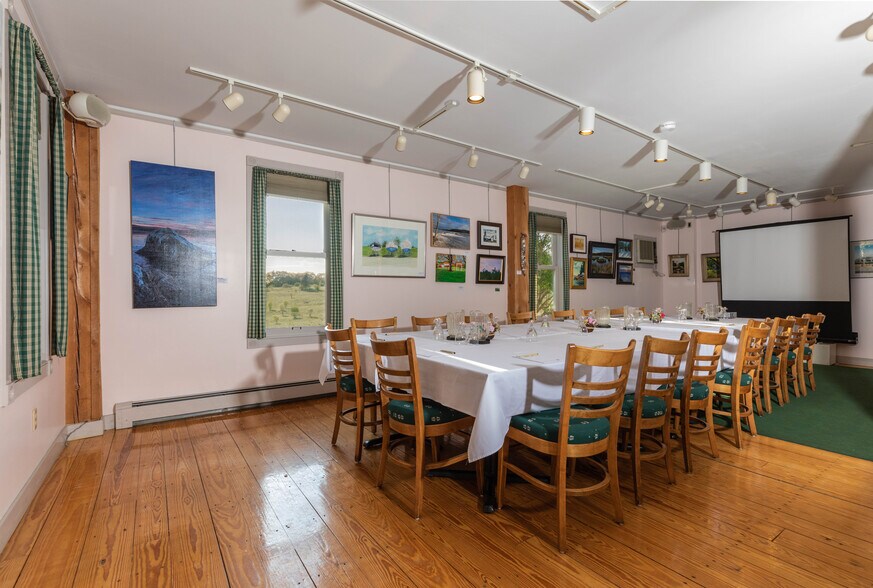 More Photos Of 11 Inn Rd, Hallowell Hospitality For Sale