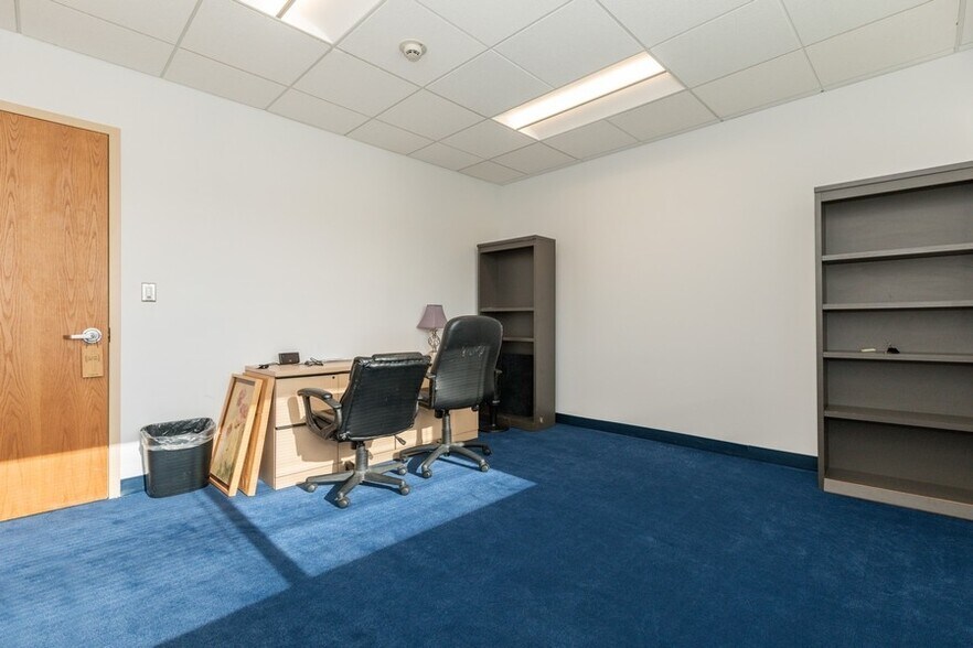 More Photos Of 205 Robin Rd, Paramus Office For Lease