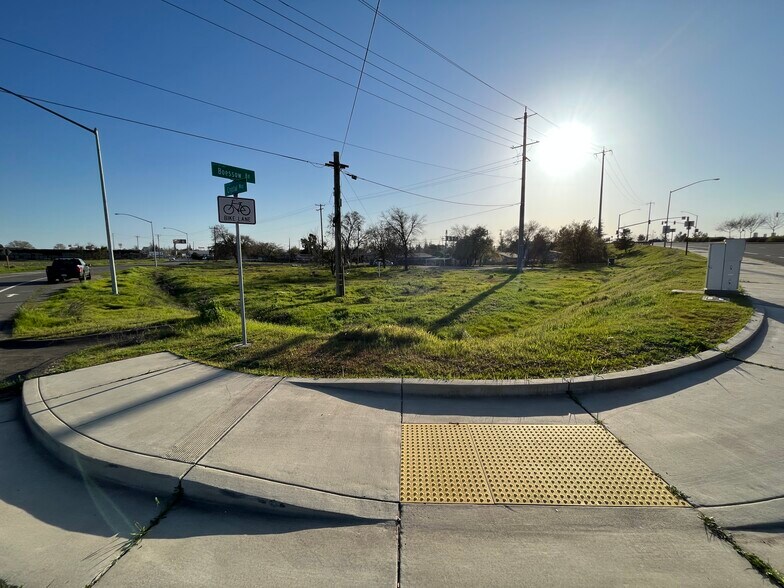 More Photos Of Boessow Rd, Galt Land For Sale