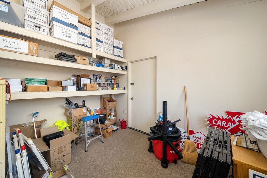 More Photos Of 2086 Main St, Cambria Freestanding For Lease