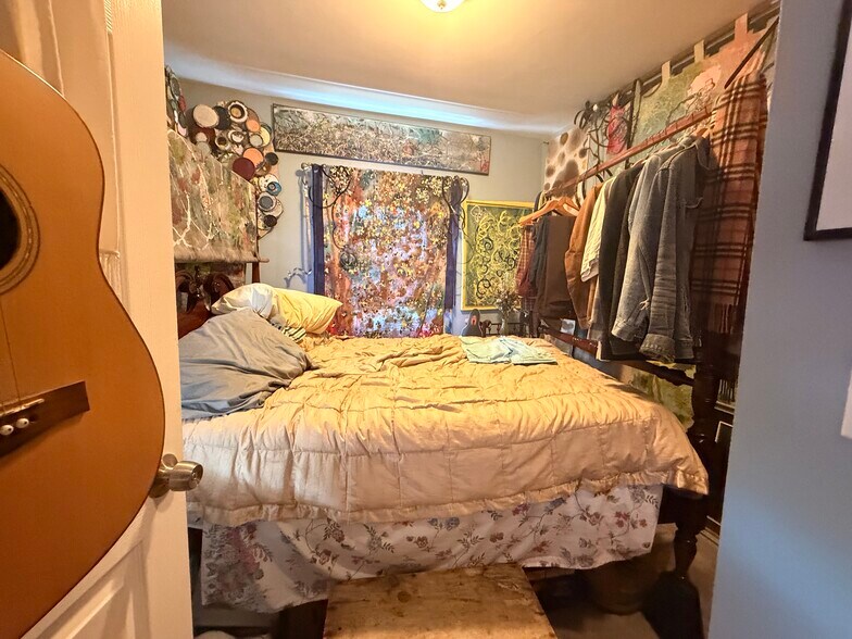 More Photos Of 26 Child St, Warren Apartments For Sale