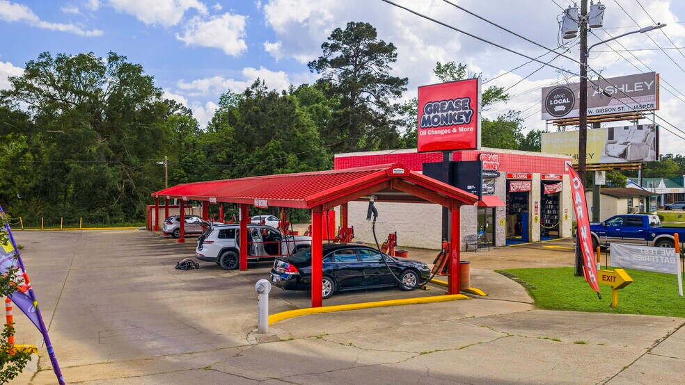 More Photos Of 115 & 119 E Gibson St, Jasper Auto Repair For Sale