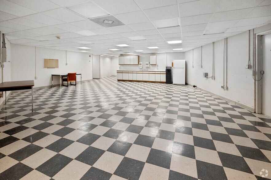 More Photos Of 730 NE Waldo Rd, Gainesville Office For Sale
